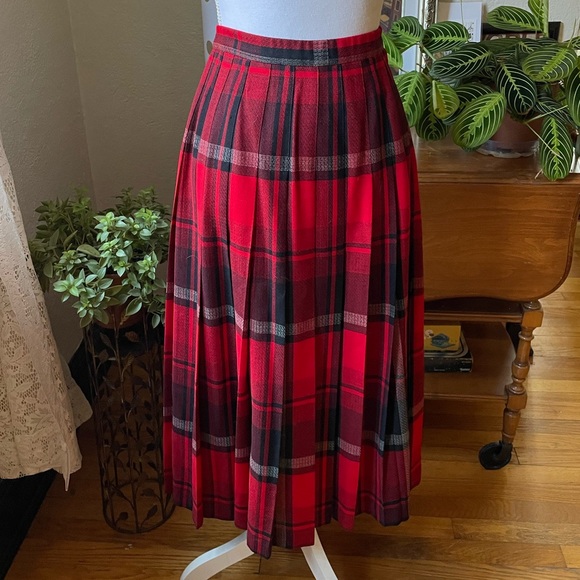Pendleton Dresses & Skirts - Vintage Pendleton plaid wool skirt deadstock